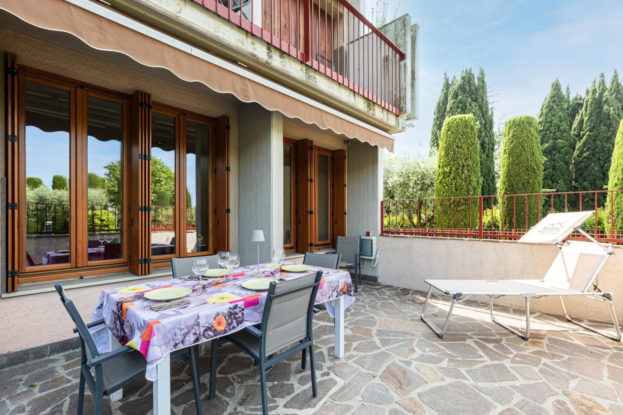 Arcave Luxury Apartment Sirmione Bagian luar foto